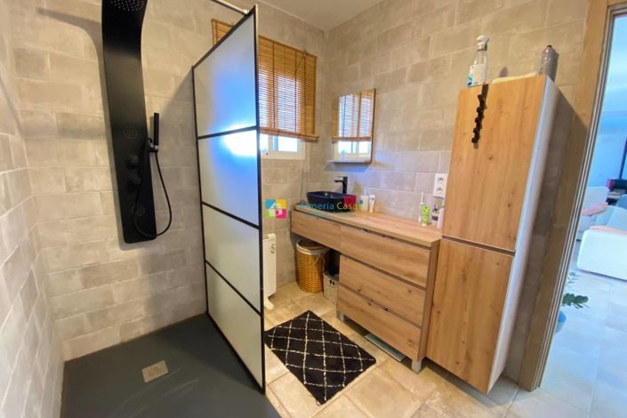 Image No.24-3 Bed Country House for sale