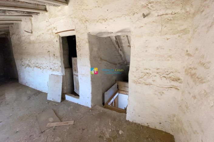 Image No.29-3 Bed Country House for sale