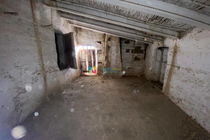 Image No.30-3 Bed Country House for sale