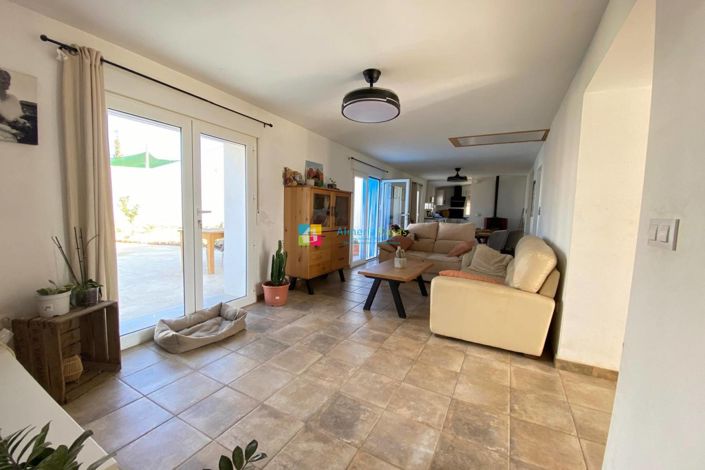 Image No.6-3 Bed Country House for sale