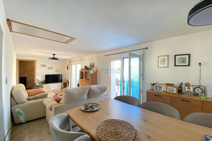 Image No.8-3 Bed Country House for sale