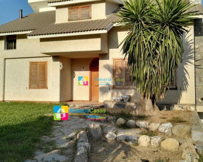 Image No.1-4 Bed Villa for sale