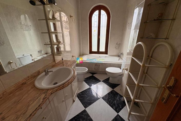 Image No.12-Villa de 4 chambres à vendre à Olula del Río