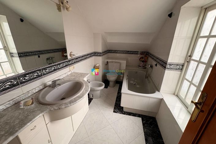 Image No.24-Villa de 4 chambres à vendre à Olula del Río