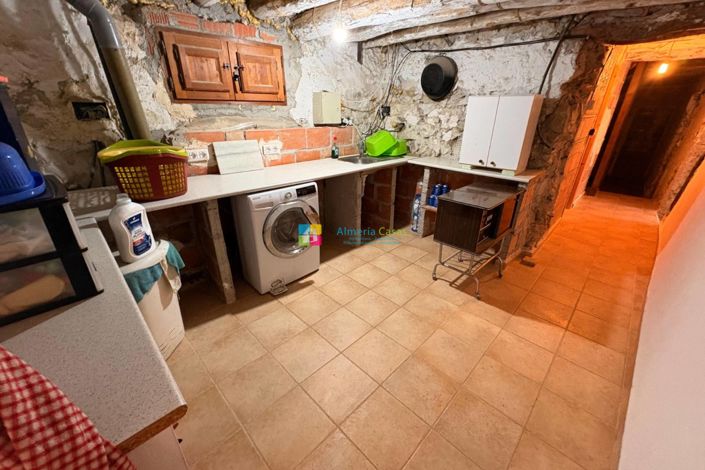 Image No.12-6 Bed Country House for sale