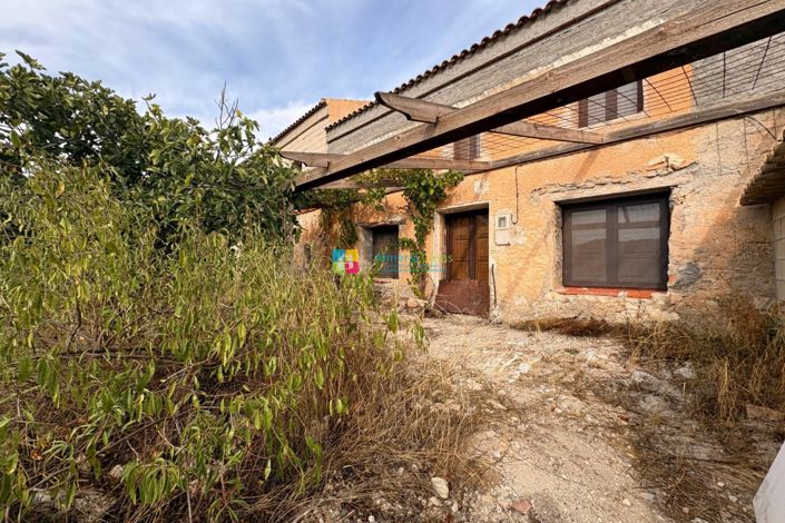 Image No.2-Maison de campagne de 6 chambres à vendre à Oria