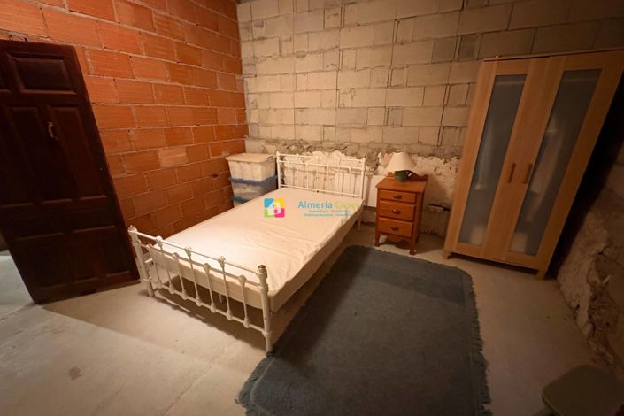 Image No.32-6 Bed Country House for sale