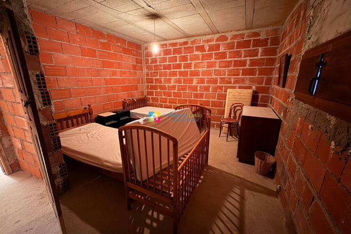 Image No.33-6 Bed Country House for sale