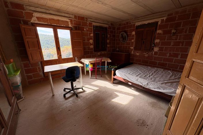 Image No.35-6 Bed Country House for sale