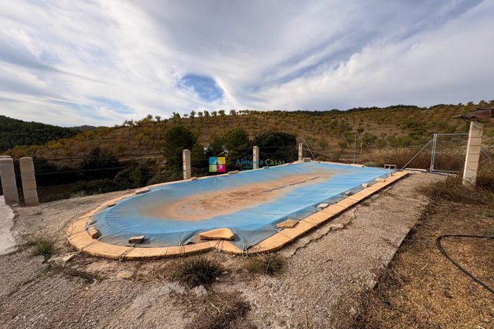 Image No.5-6 Bed Country House for sale