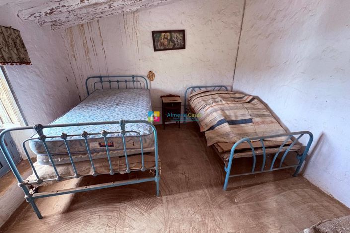 Image No.19-3 Bed Townhouse for sale