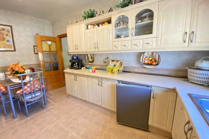 Image No.12-3 Bed Villa for sale