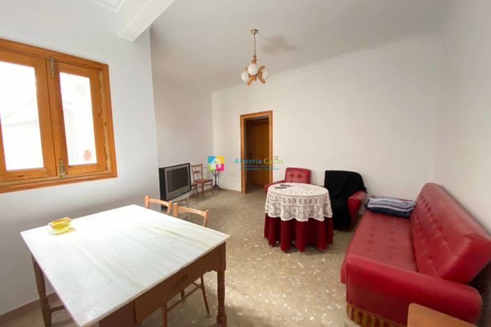 Image No.12-6 Bed Townhouse for sale