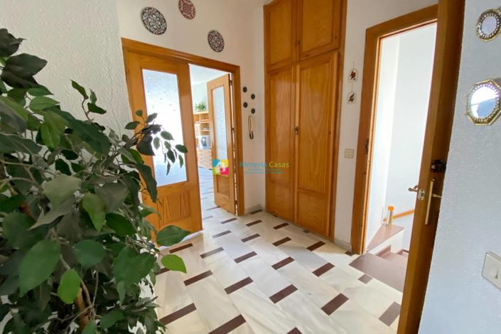 Image No.21-6 Bed Townhouse for sale