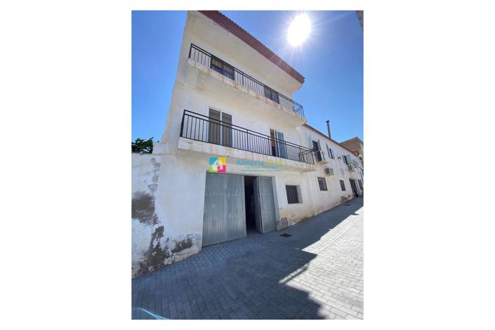 Image No.39-6 Bed Townhouse for sale