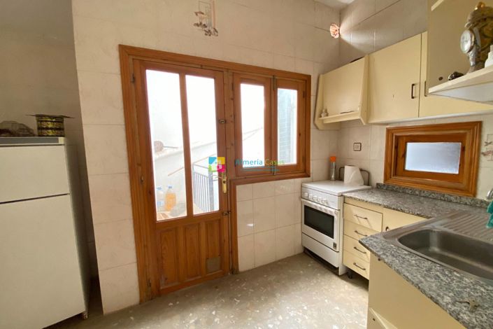 Image No.7-6 Bed Townhouse for sale