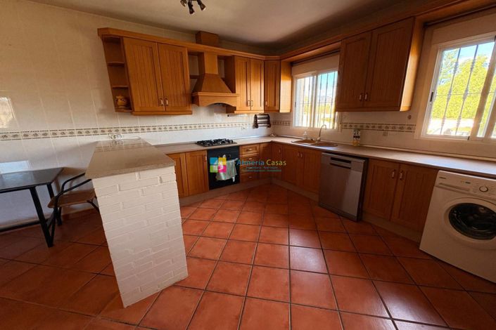 Image No.10-3 Bed Villa for sale