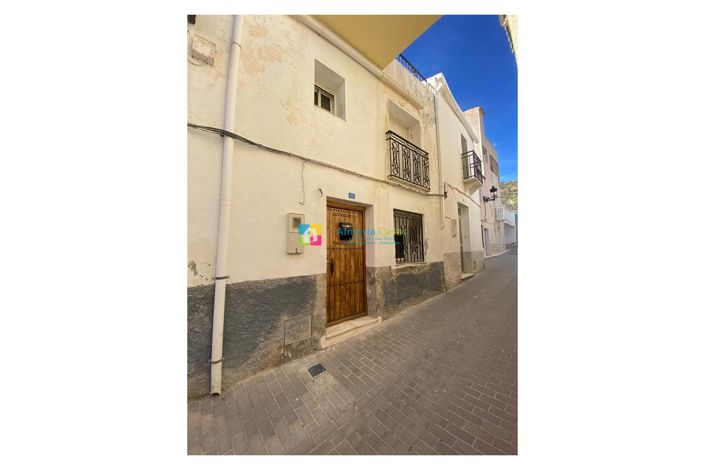 Image No.1-3 Bed Townhouse for sale