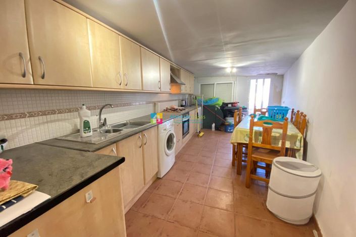 Image No.11-3 Bed Townhouse for sale