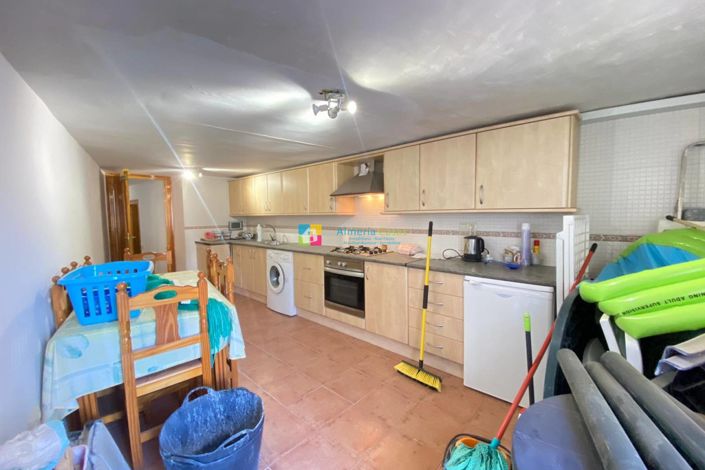 Image No.12-3 Bed Townhouse for sale