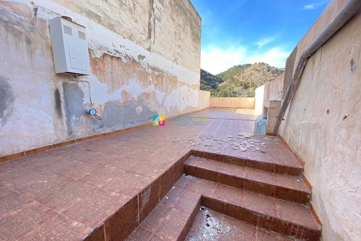 Image No.13-3 Bed Townhouse for sale