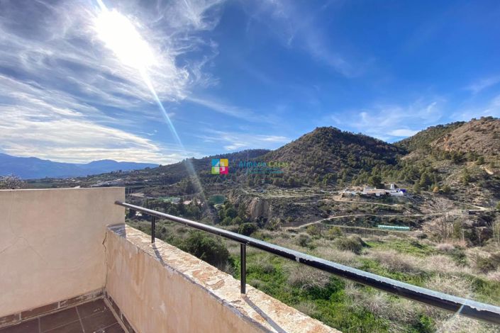 Image No.15-3 Bed Townhouse for sale