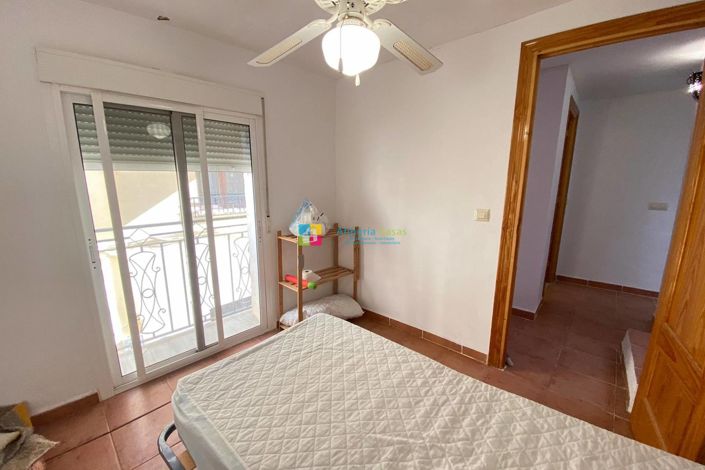 Image No.20-3 Bed Townhouse for sale