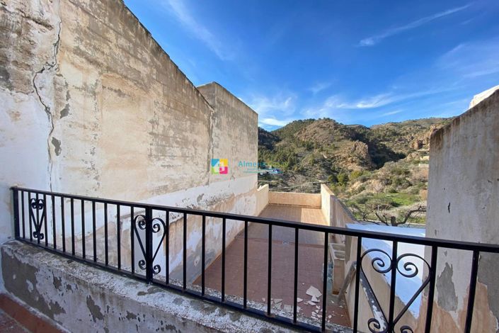 Image No.26-3 Bed Townhouse for sale