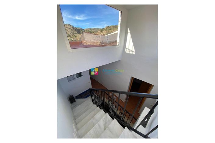 Image No.27-3 Bed Townhouse for sale