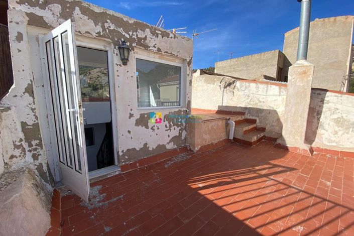 Image No.28-3 Bed Townhouse for sale