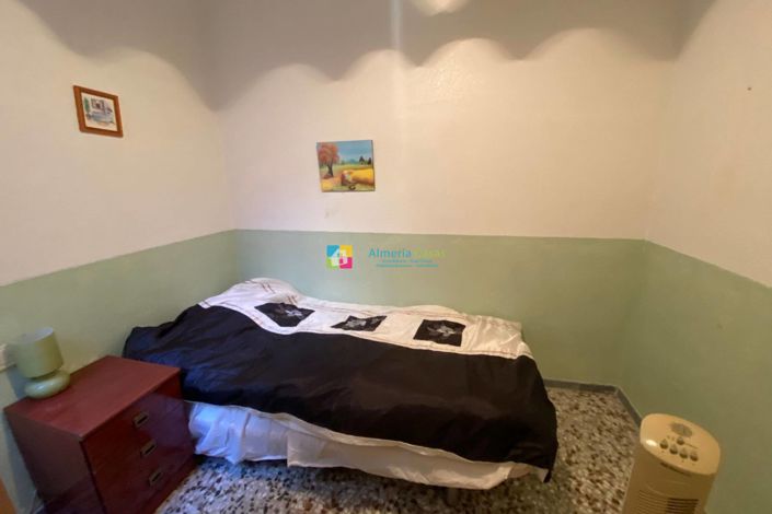 Image No.25-3 Bed Townhouse for sale