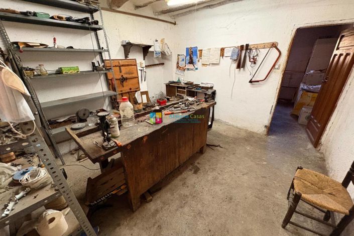 Image No.18-3 Bed Country House for sale