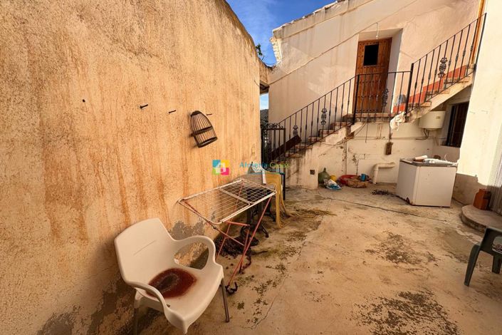 Image No.19-3 Bed Country House for sale