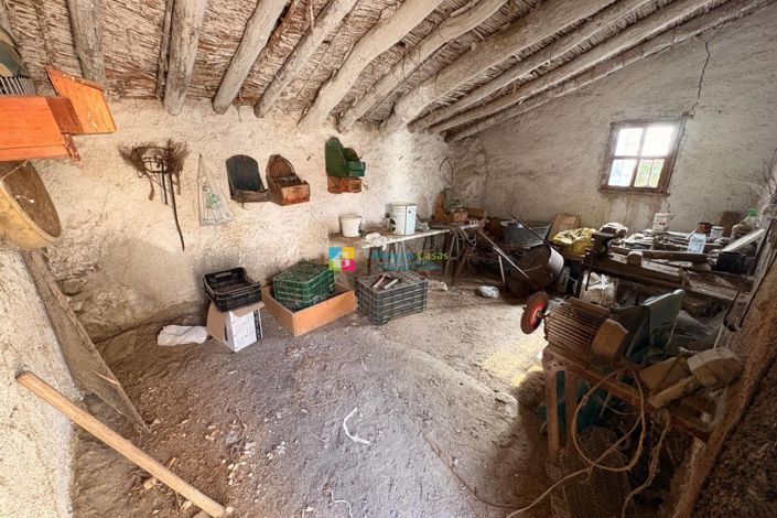 Image No.23-3 Bed Country House for sale