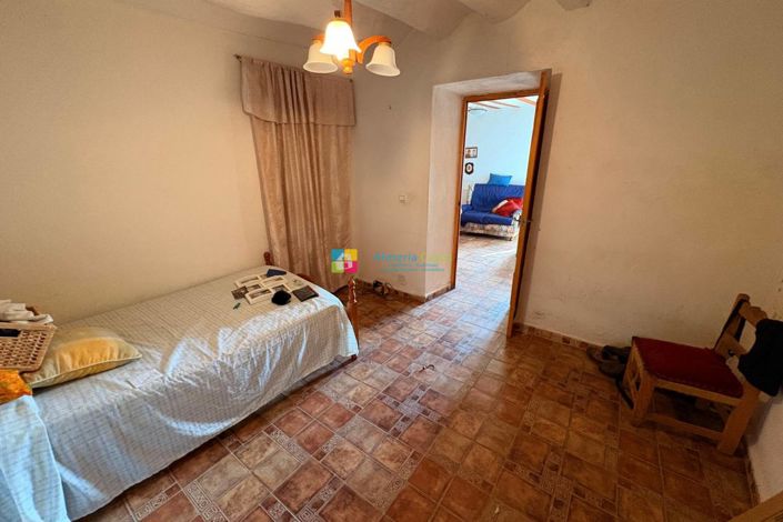 Image No.9-3 Bed Country House for sale