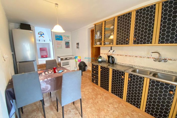 Image No.12-4 Bed Townhouse for sale