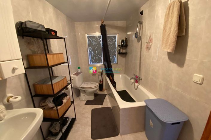 Image No.13-4 Bed Townhouse for sale