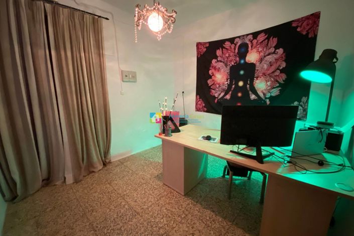 Image No.18-4 Bed Townhouse for sale