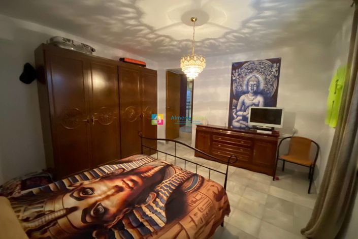 Image No.21-4 Bed Townhouse for sale