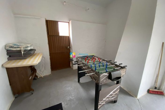 Image No.24-4 Bed Townhouse for sale