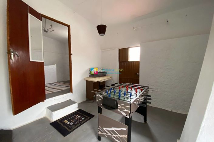 Image No.25-4 Bed Townhouse for sale