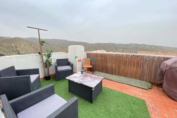 Image No.27-4 Bed Townhouse for sale