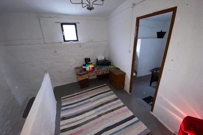 Image No.29-4 Bed Townhouse for sale