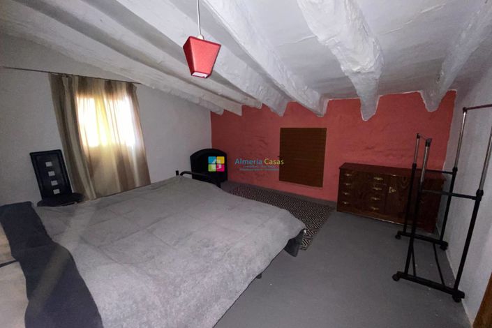 Image No.30-4 Bed Townhouse for sale