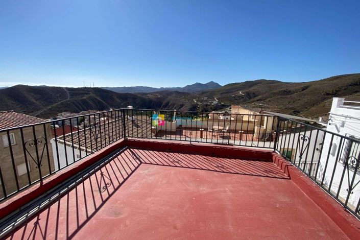 Image No.32-4 Bed Townhouse for sale