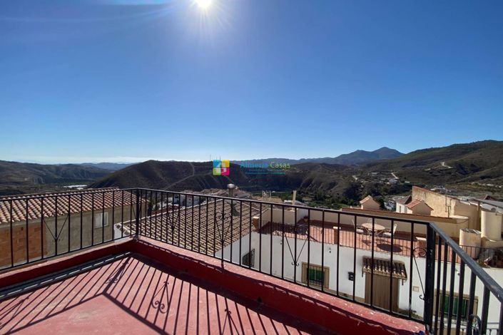 Image No.33-4 Bed Townhouse for sale