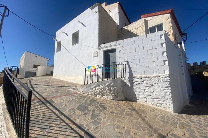 Image No.34-4 Bed Townhouse for sale