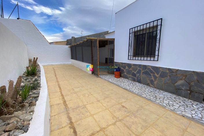 Image No.26-4 Bed Country House for sale