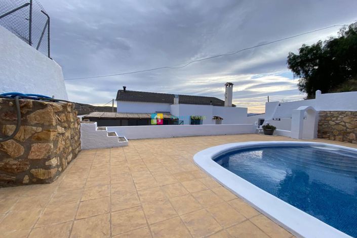 Image No.29-4 Bed Country House for sale