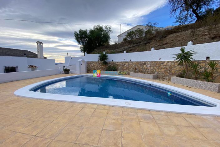 Image No.31-4 Bed Country House for sale